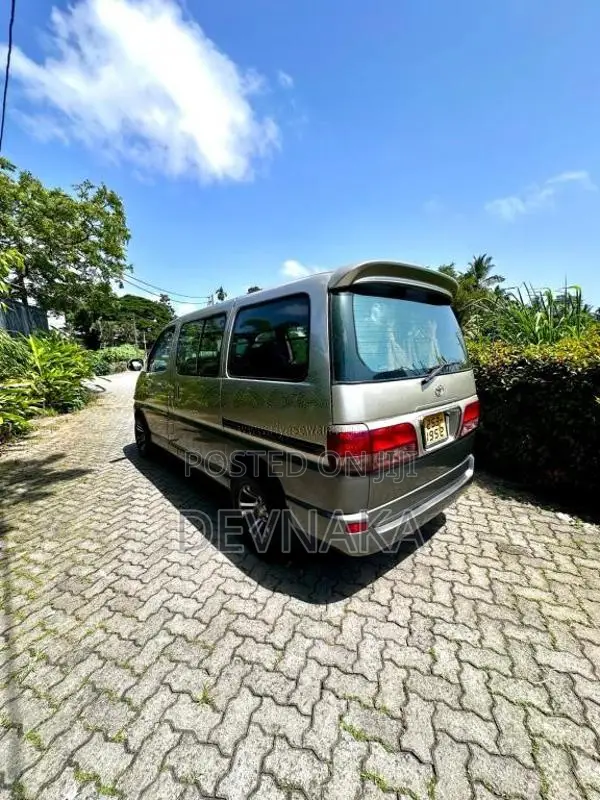 Toyota Regius 1997 Van (Used)