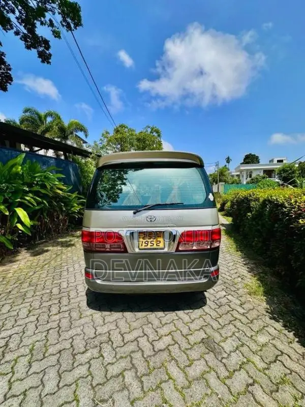 Toyota Regius 1997 Van (Used)