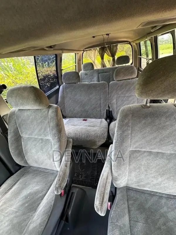 Toyota Regius 1997 Van (Used)