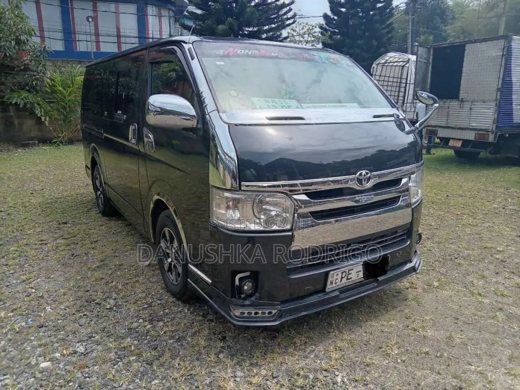 Toyota KDH 2005 Van (Used)