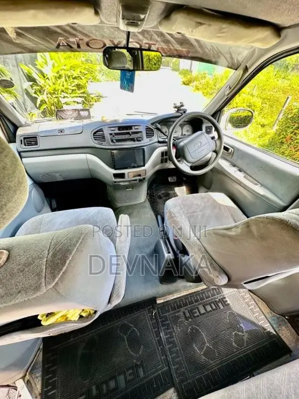 Toyota Regius 1997 Van (Used)