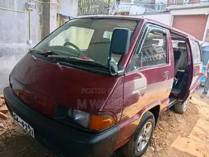 Toyota CR27 1990 Van (Used)