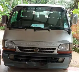 Toyota Dolphin 1993 Van (Used)