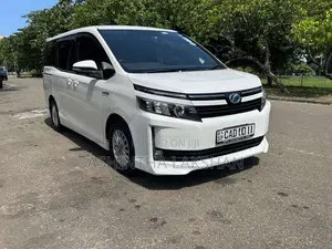 Toyota Voxy 2014 Van (Used)
