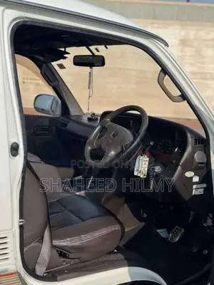 Toyota Dolphin 2004 Van (Used)