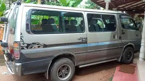Toyota Dolphin 1993 Van (Used)