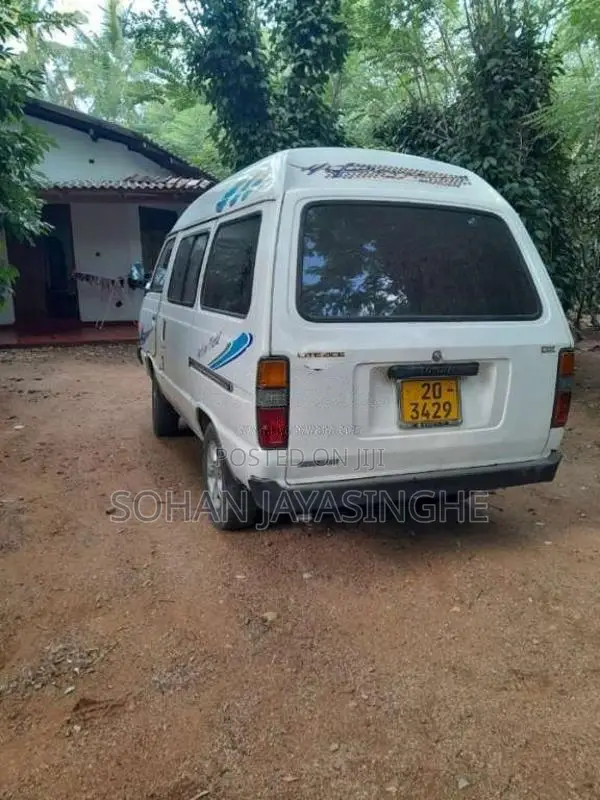 Toyota LiteAce 1985 Van (Used)