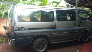 Toyota Dolphin 1993 Van (Used)