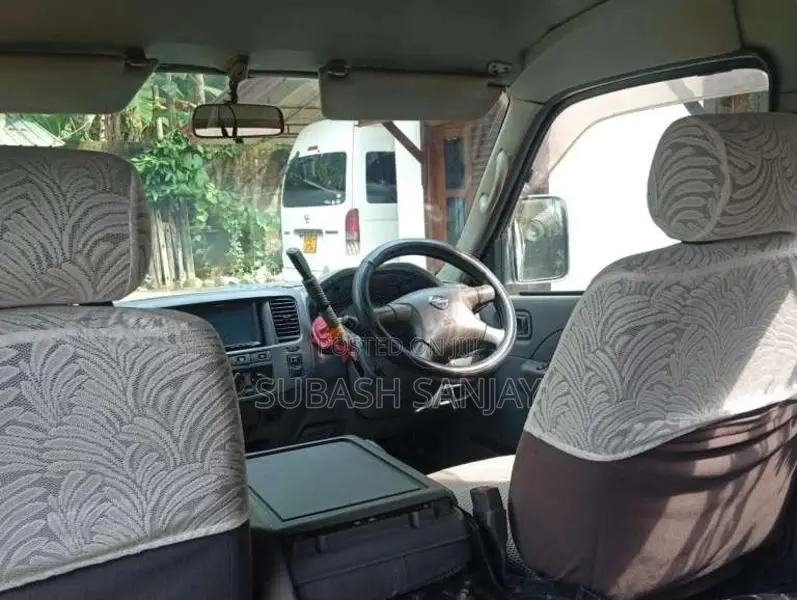Nissan Caravan 2003 Van (Used)