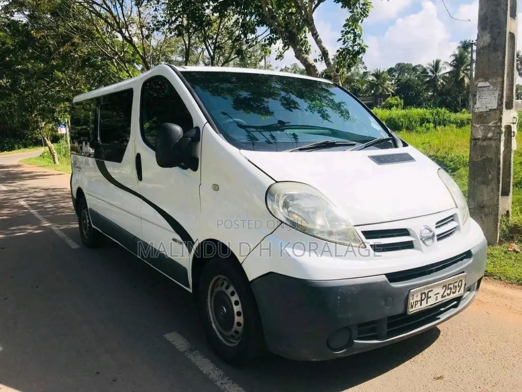 Nissan Primestar 2013 Van (Used)