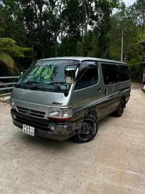 Toyota Hiace Dolphin 1990 Van (Used)
