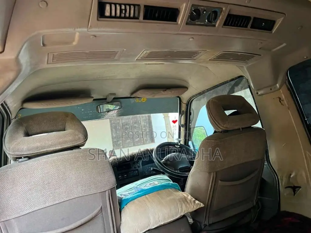 Nissan Caravan Vx Long 1993 Van (Used)