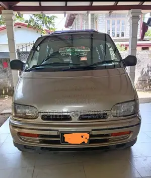 Nissan Serena 1993 Van (Used)