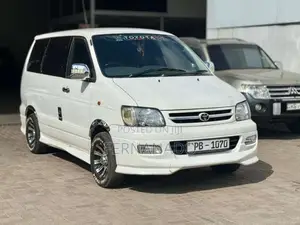 Toyota Noah KR42 2002 Van (Used)