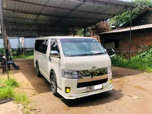 Toyota KDH 2008 Van (Used)