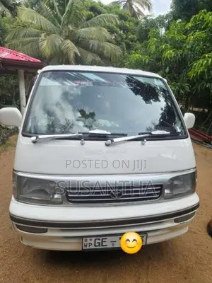 Toyota Dolphin 1995 Van (Used)