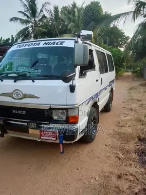 Toyota HIACE 1988 Van (Used)