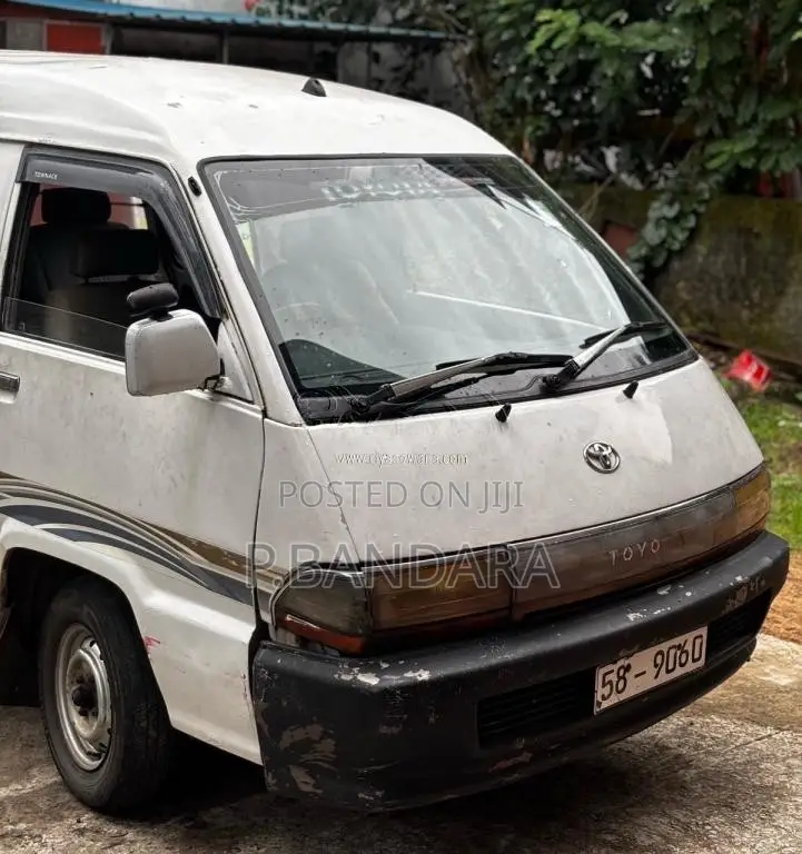 Toyota CR27 1991 Van (Used)