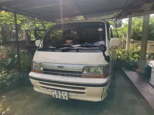 Toyota Dolphin 1991 Van (Used)