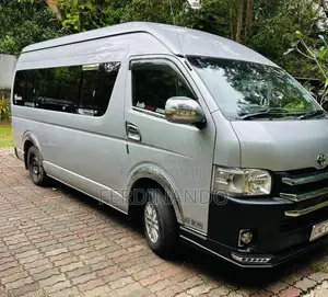 Toyota KDH 2010 Van (Used)