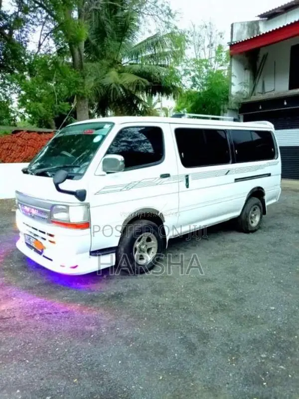 Toyota Dolphin 1997 Van (Used)