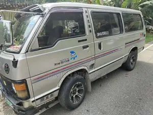 Toyota HIACE 1983 Van (Used)