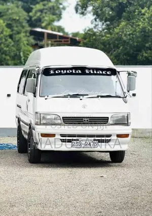 Toyota Dolphin High Roof 113 1999 Van (Used)