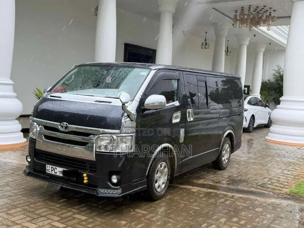 Toyota KDH 200 Super GL 2007 Van (Used)
