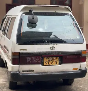 Toyota CR27 1991 Van (Used)