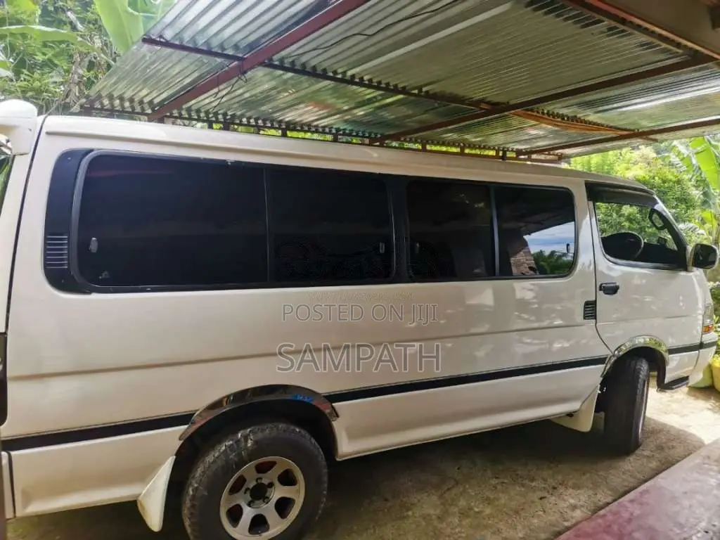 Toyota Dolphin 1991 Van (Used)
