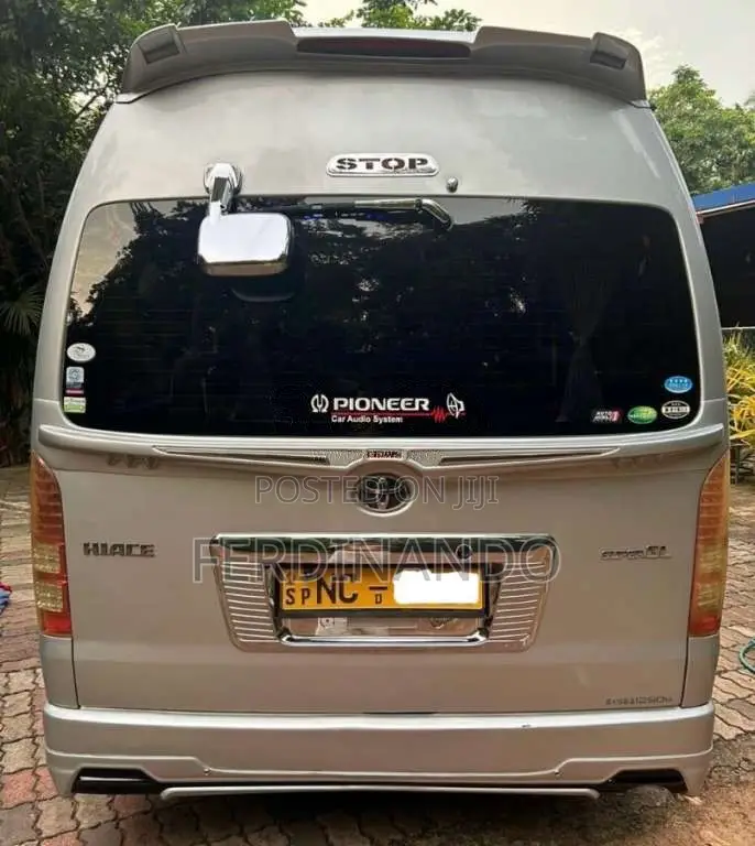 Toyota KDH 2010 Van (Used)