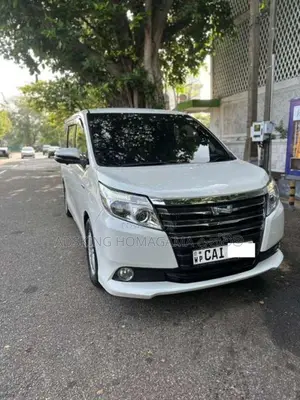 Toyota Voxy Noah 2015 Van (Used)