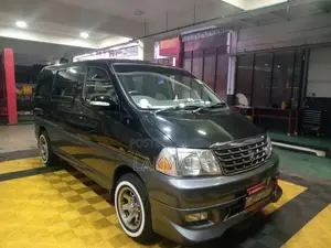 Toyota Granvia 2007 Van (Used)