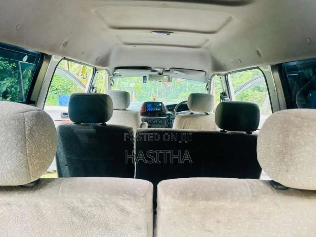 Toyota Noah 2001 Van (Used)