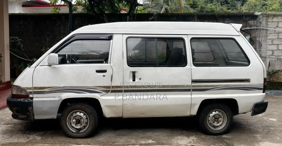 Toyota CR27 1991 Van (Used)