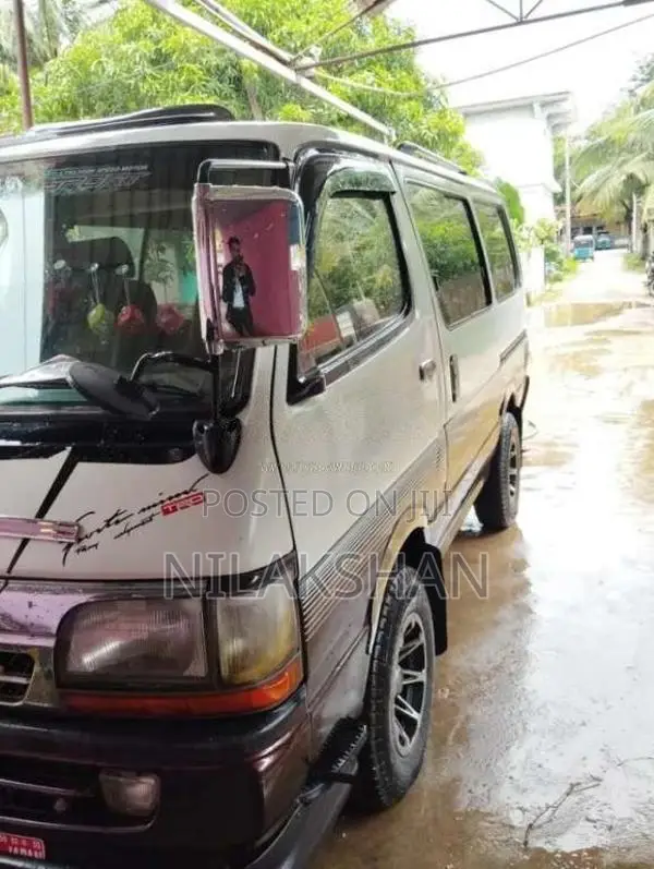 Toyota HIACE 1989 Van (Used)