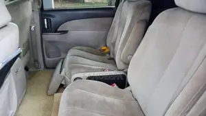Toyota Estima 2008 Van (Used)