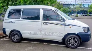 Toyota Noah KR42 2002 Van (Used)