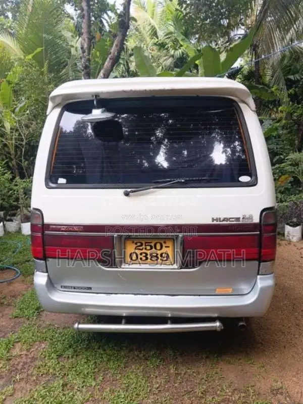 Toyota Dolphin 1992 Van (Used)
