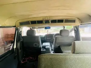 Toyota Dolphin 2004 Van (Used)