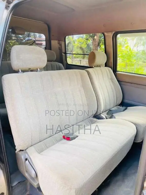 Toyota Noah 2001 Van (Used)