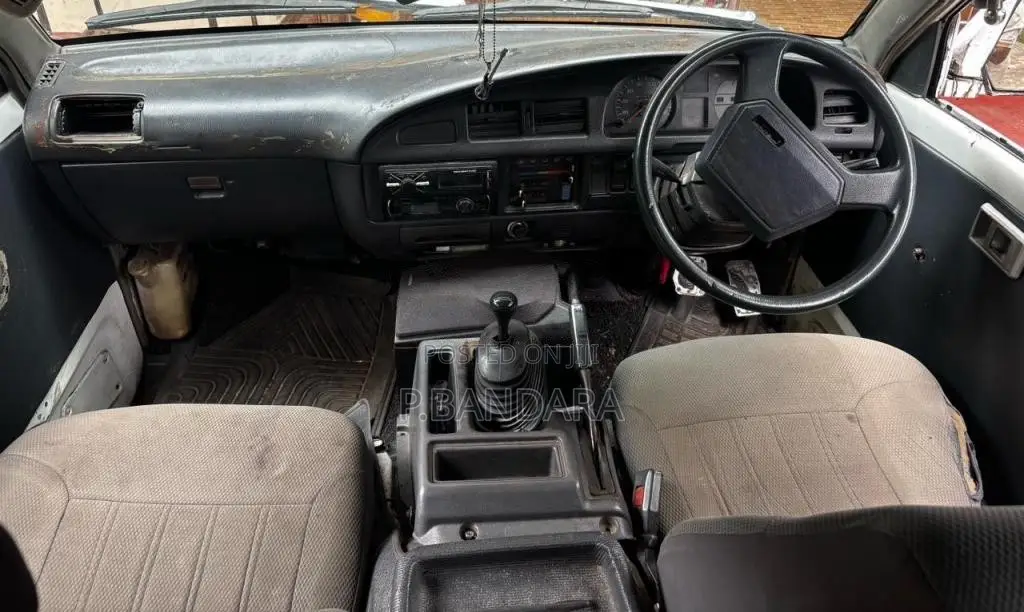 Toyota CR27 1991 Van (Used)