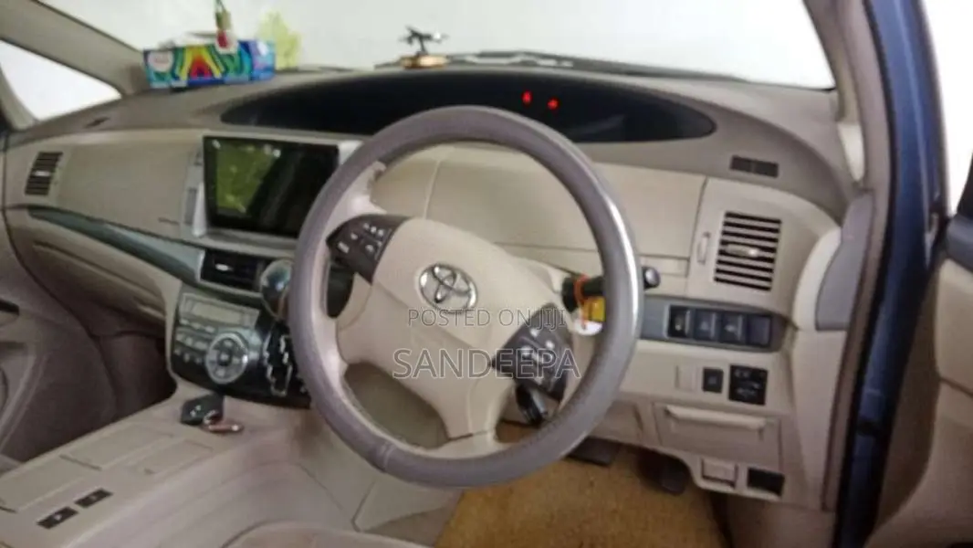 Toyota Estima 2008 Van (Used)