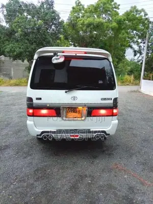 Toyota Dolphin 1997 Van (Used)