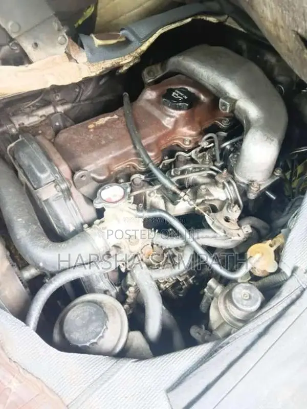 Toyota Dolphin 1992 Van (Used)