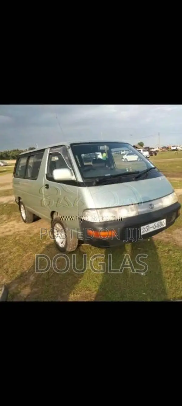 Toyota CR27 1995 Van (Used)