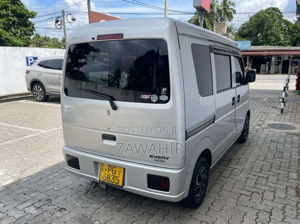 Mazda Scrum 2012 Van (Used)