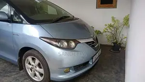 Toyota Estima 2008 Van (Used)