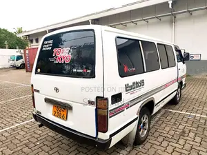 Toyota Shell 1987 Van (Used)