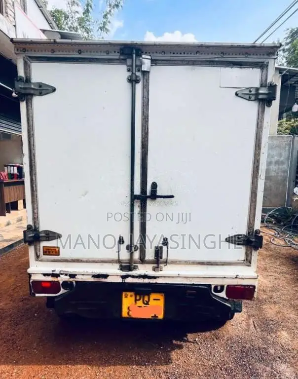 Subaru Freezer 2011 Van (Used)